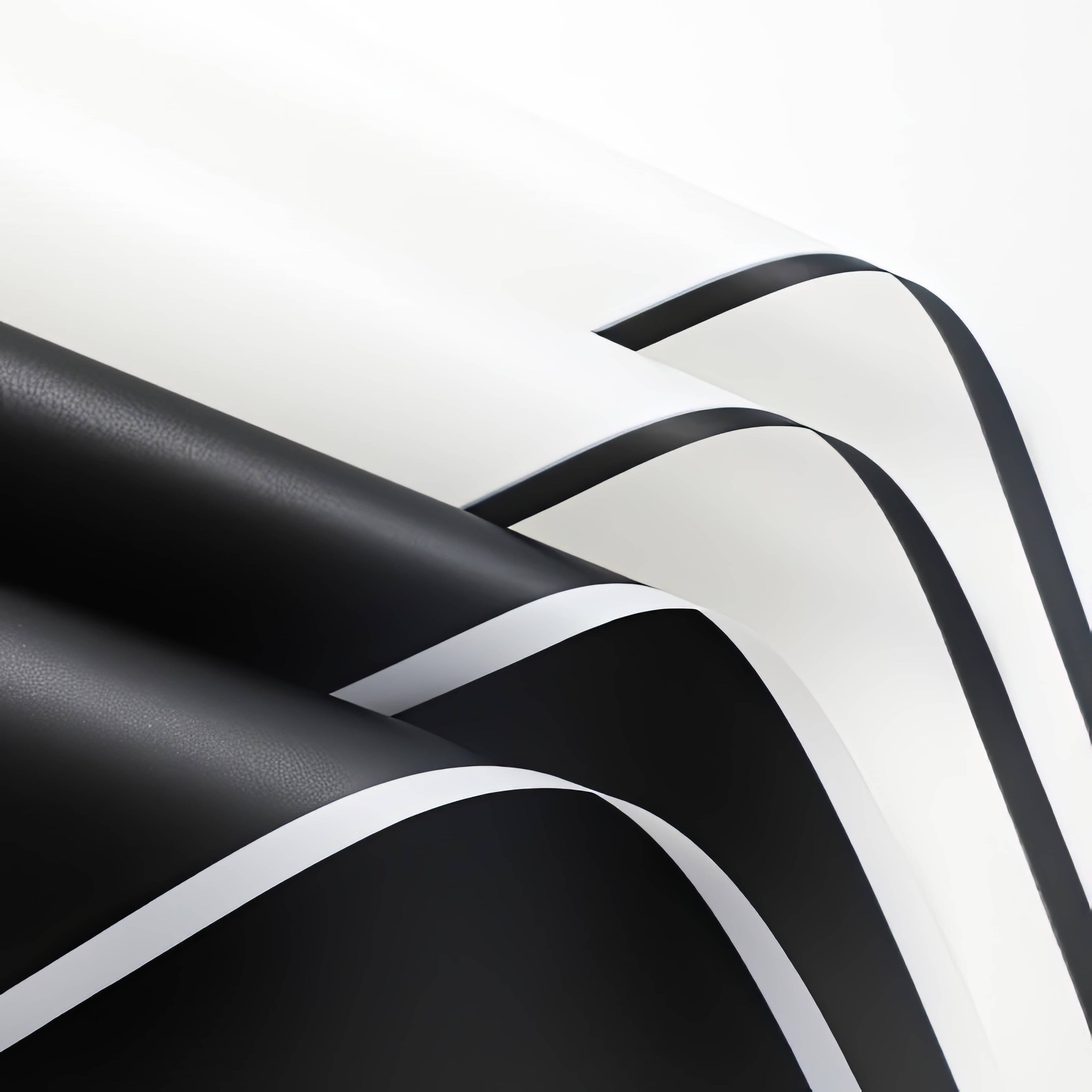 Signature Contrast Line Bouquet Wrap