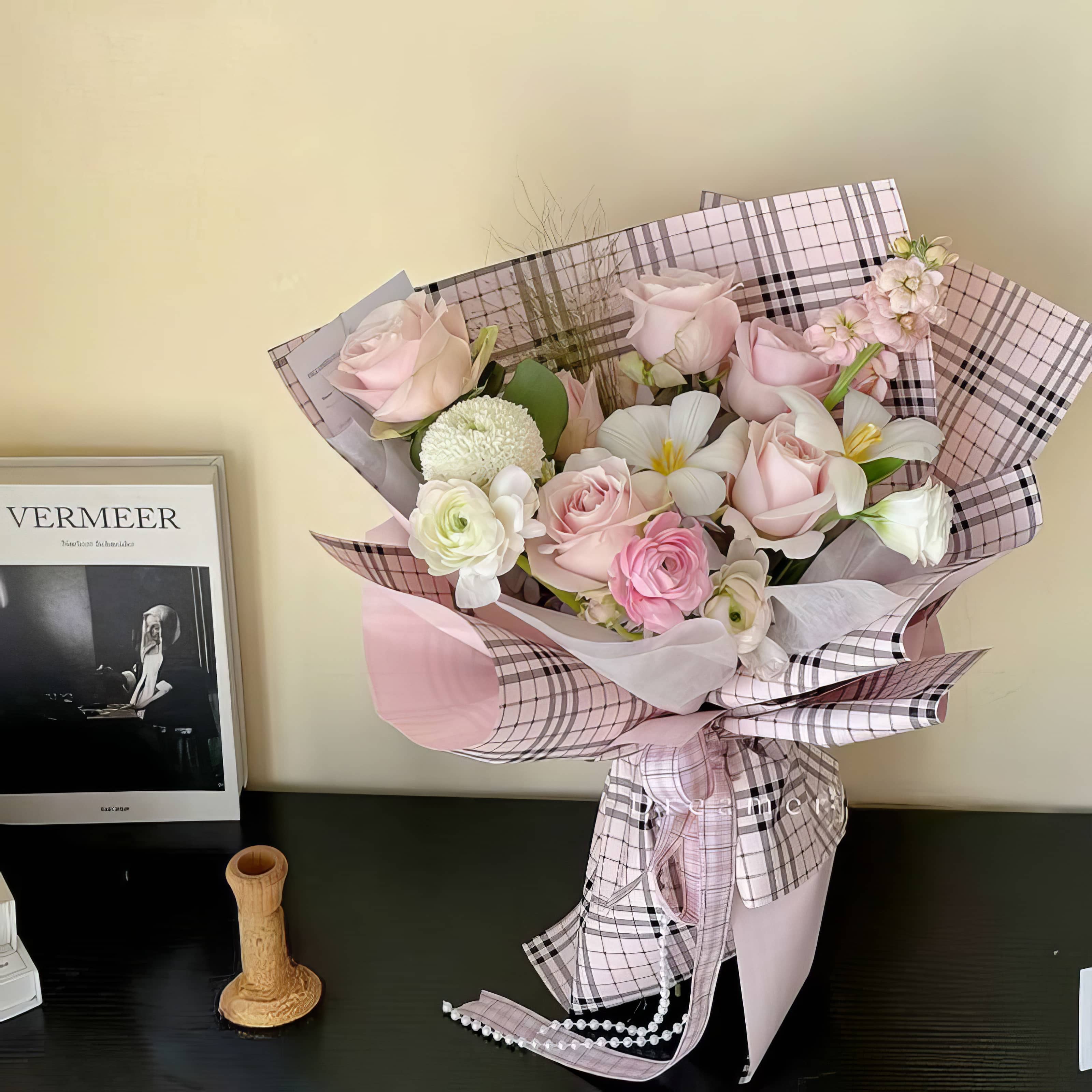 Cambridge Check Bouquet & Gift Wrap