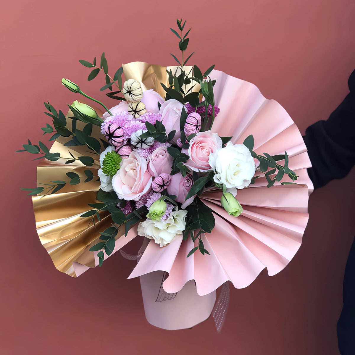 ✨ Luxury Double-Sided Golden Foil Bouquet Wrapping Sheet
