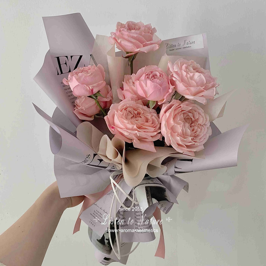 Luxury Fashion Newspaper Bouquet Wrapping Sheets 🖤📰